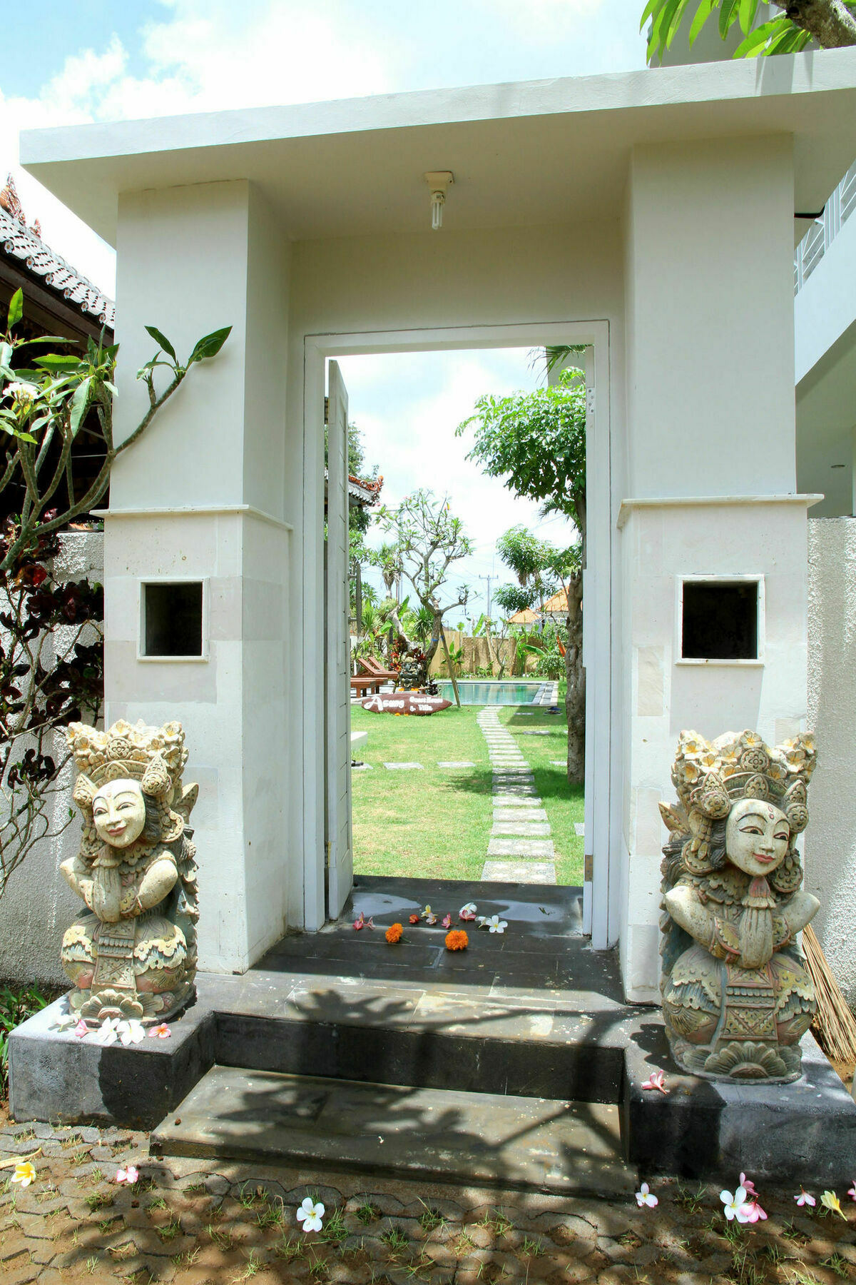 Asung Guesthouse Canggu Εξωτερικό φωτογραφία